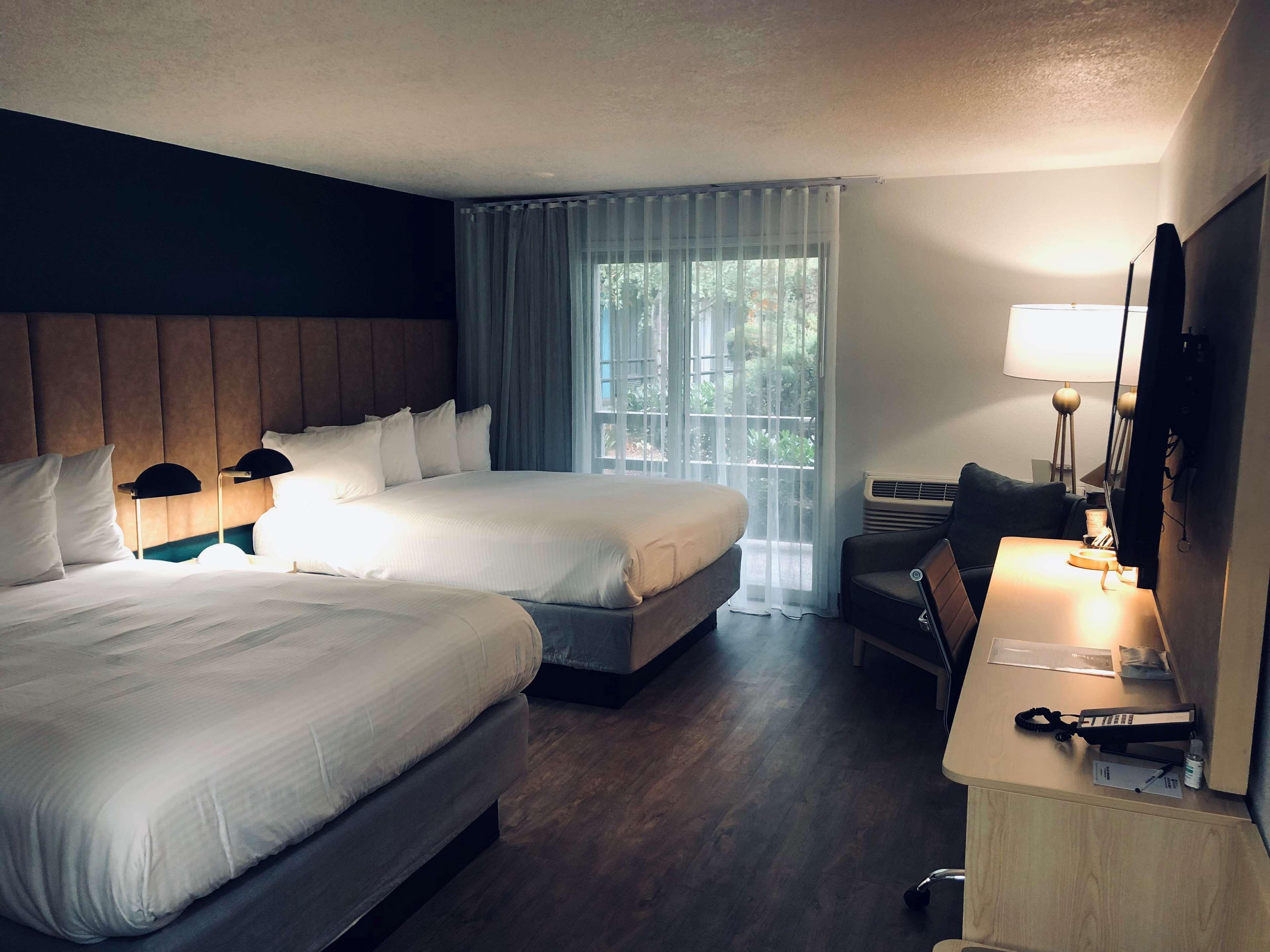 Western West Beaverton 3*