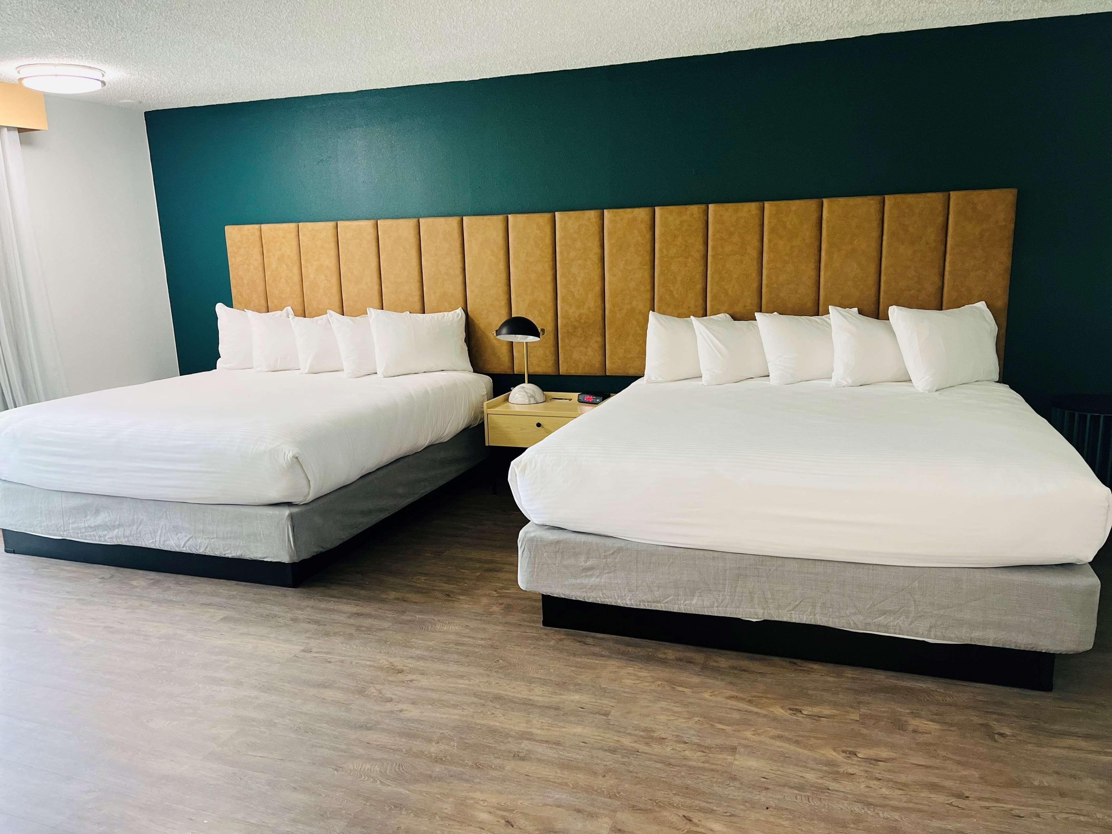 Hotel Western West Beaverton 3*