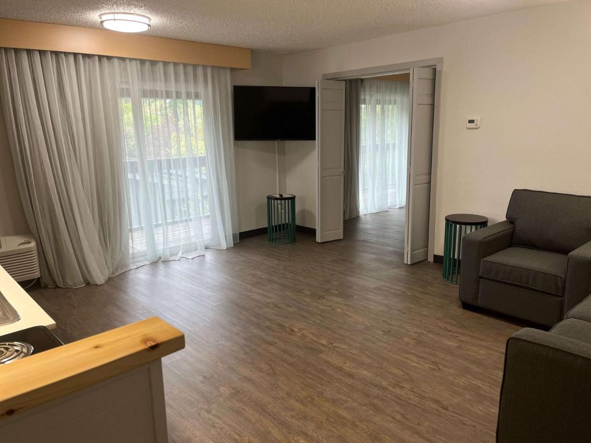 Hotel Western West Beaverton 3*